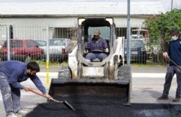 Trabajos de bacheo en Barrio Acevedo