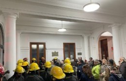 Tras los desafortunados dichos del intendente, este martes se reúne con los bomberos