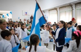 Acto oficial por el Día de la Bandera en Manuel Ocampo