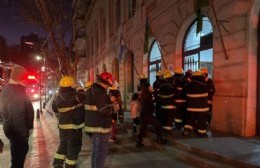 Lejos en los números, concejales reciben a los bomberos voluntarios