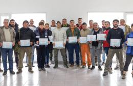 Más de 40 forestadores y podadores recibieron su diploma