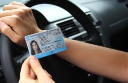 Licencias de conducir: se debe concurrir con los sellados pagos