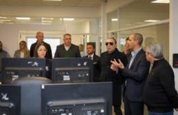 Martínez recorrió el Centro de Monitoreo para observar el funcionamiento del sistema de software