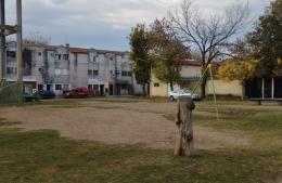 Vecinos del barrio Amaeton reclaman por el estado de la plaza