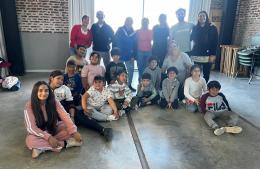 Familias y alumnos de los CDC compartieron clase abierta de folklore