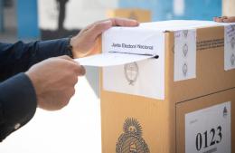 Arrancaron las elecciones con demoras en algunas escuelas y falta de boletas en otras