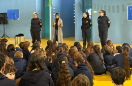 Charlas en escuelas para prevenir la violencia en el noviazgo