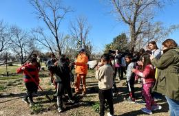 Los chicos del CDC Otero se sumaron a la reforestación