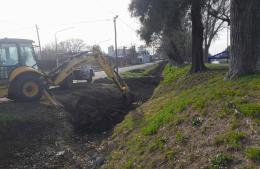 Limpieza de desagües pluviales en el Barrio San Vicente de Paul